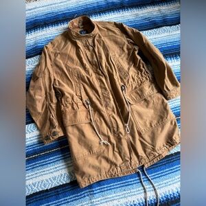 Gap brown / tan utility jacket with pockets & adjustable waist - women’s small